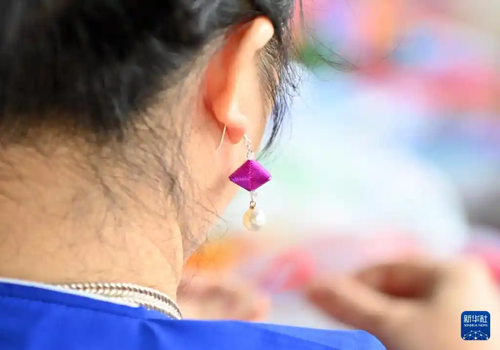 指尖绽放的侗乡吉祥花：三江非遗之美惊艳亮相