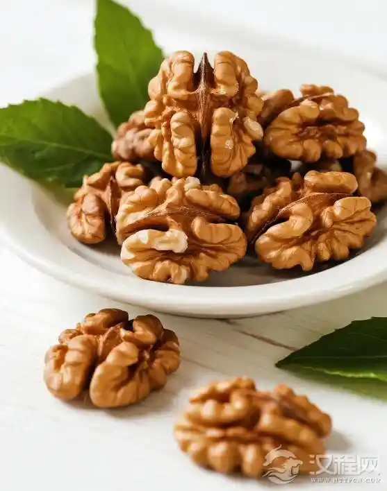 吃核桃真能以形补形补脑？科学揭秘惊人真相