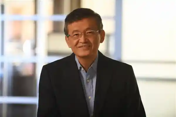 突破历史！Intel首位美籍华人CEO诞生，引发全球瞩目