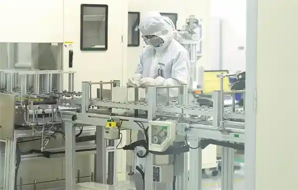 突破未来！全球首款半固态储能电池在广东正式量产上线