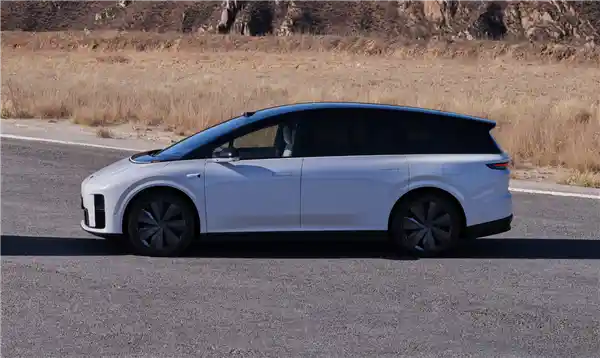 理想首款纯电SUV i8官图全面曝光：真容终于揭晓！