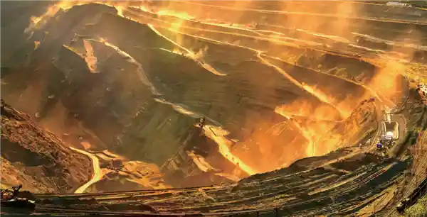 亚洲最大露天煤矿：118年开采百米厚煤层，揭秘古代植物的神秘归宿