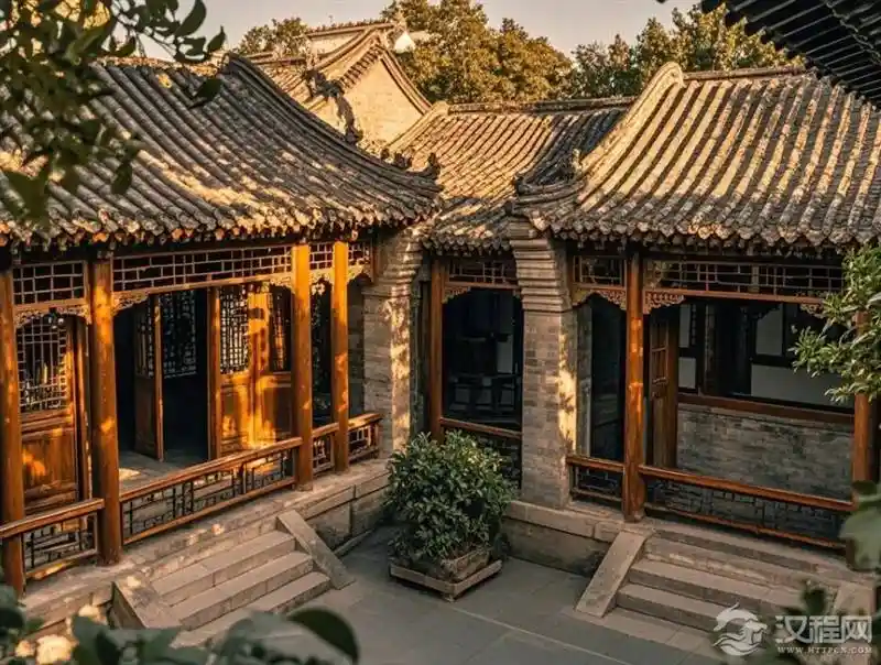 《四合院布局：揭秘中国传统风水智慧》