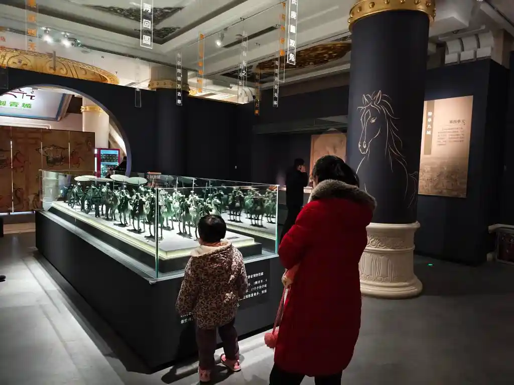 马蹄踏春来！呼和浩特博物院特展引爆假期文旅新热潮