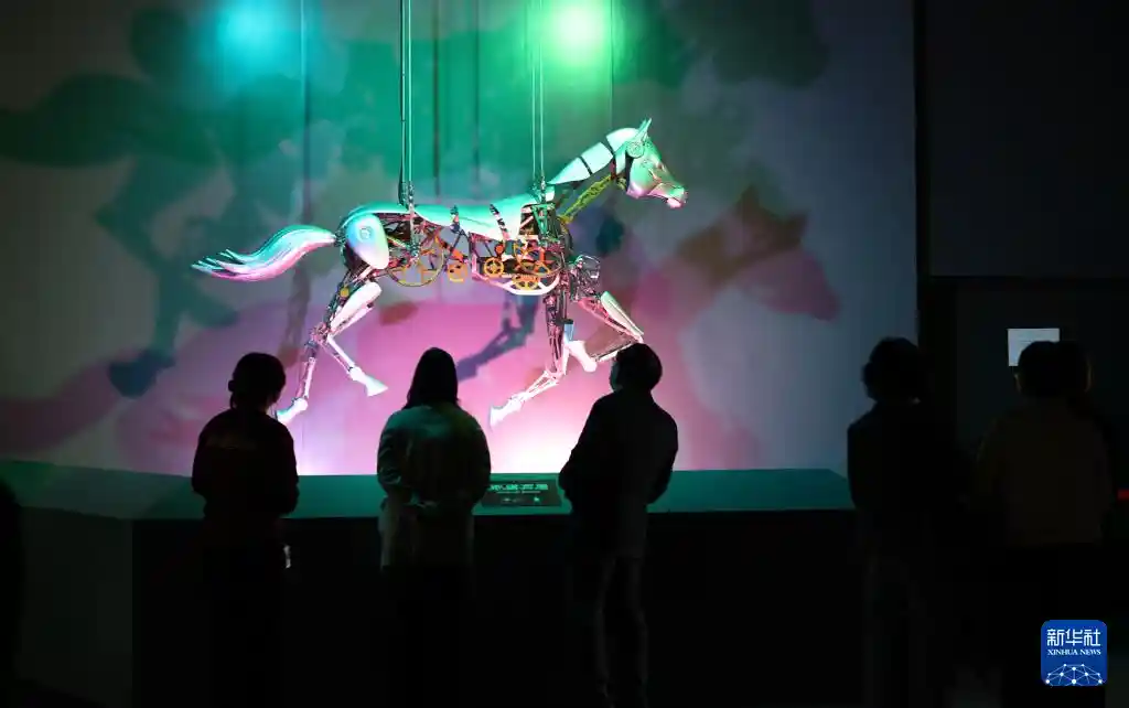 马上启新程：上海科技文化展引爆新春热潮