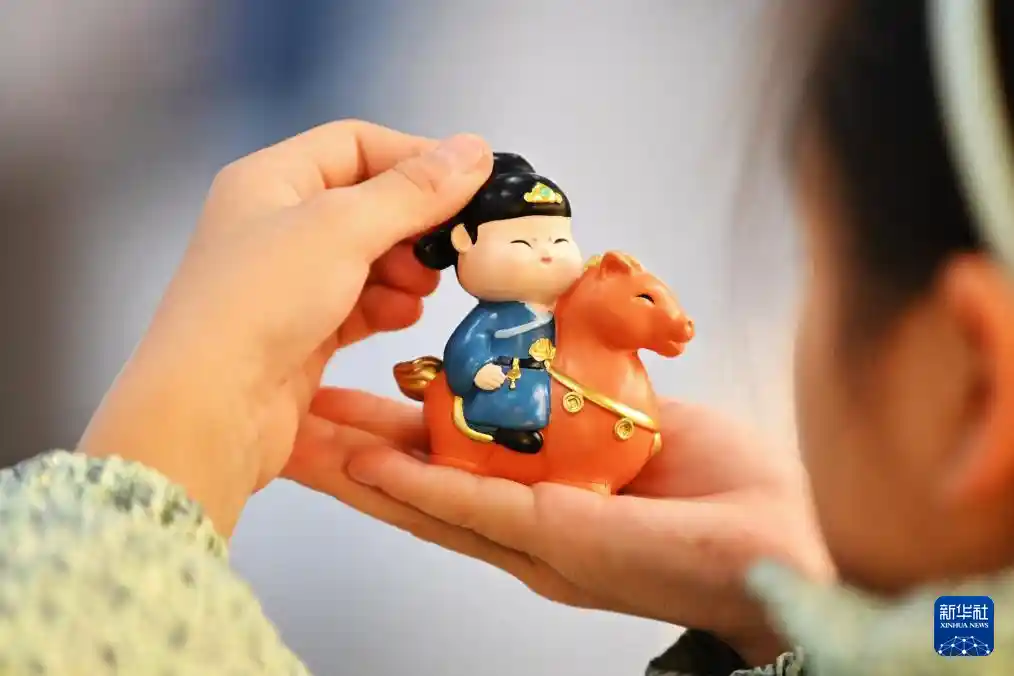 山东文创骏马奔腾迎新春：非遗IP引爆春节消费新热潮