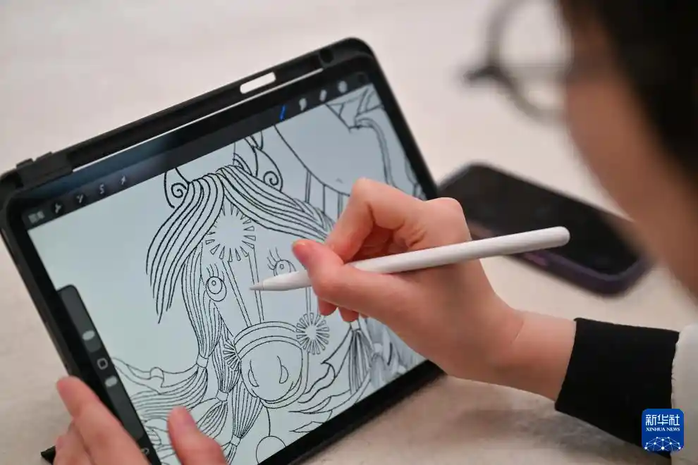 年画焕新颜 马年展新姿