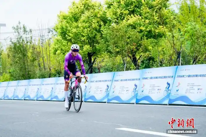 吉林市燃情开赛！青少年公路自行车赛点燃体育新热潮